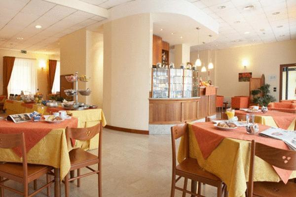 Aba Hotel Монкальери Экстерьер фото