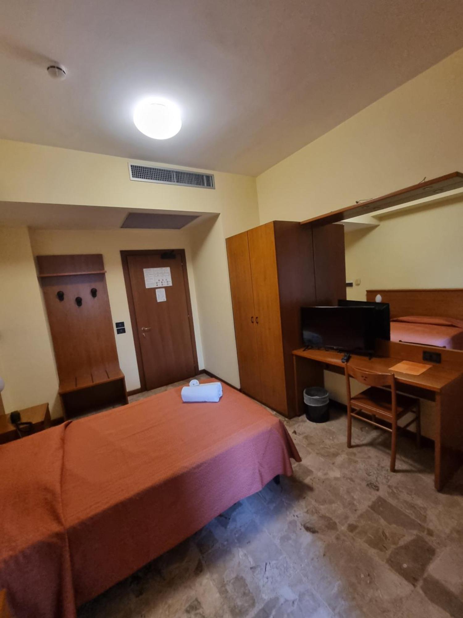 Aba Hotel Монкальери Экстерьер фото