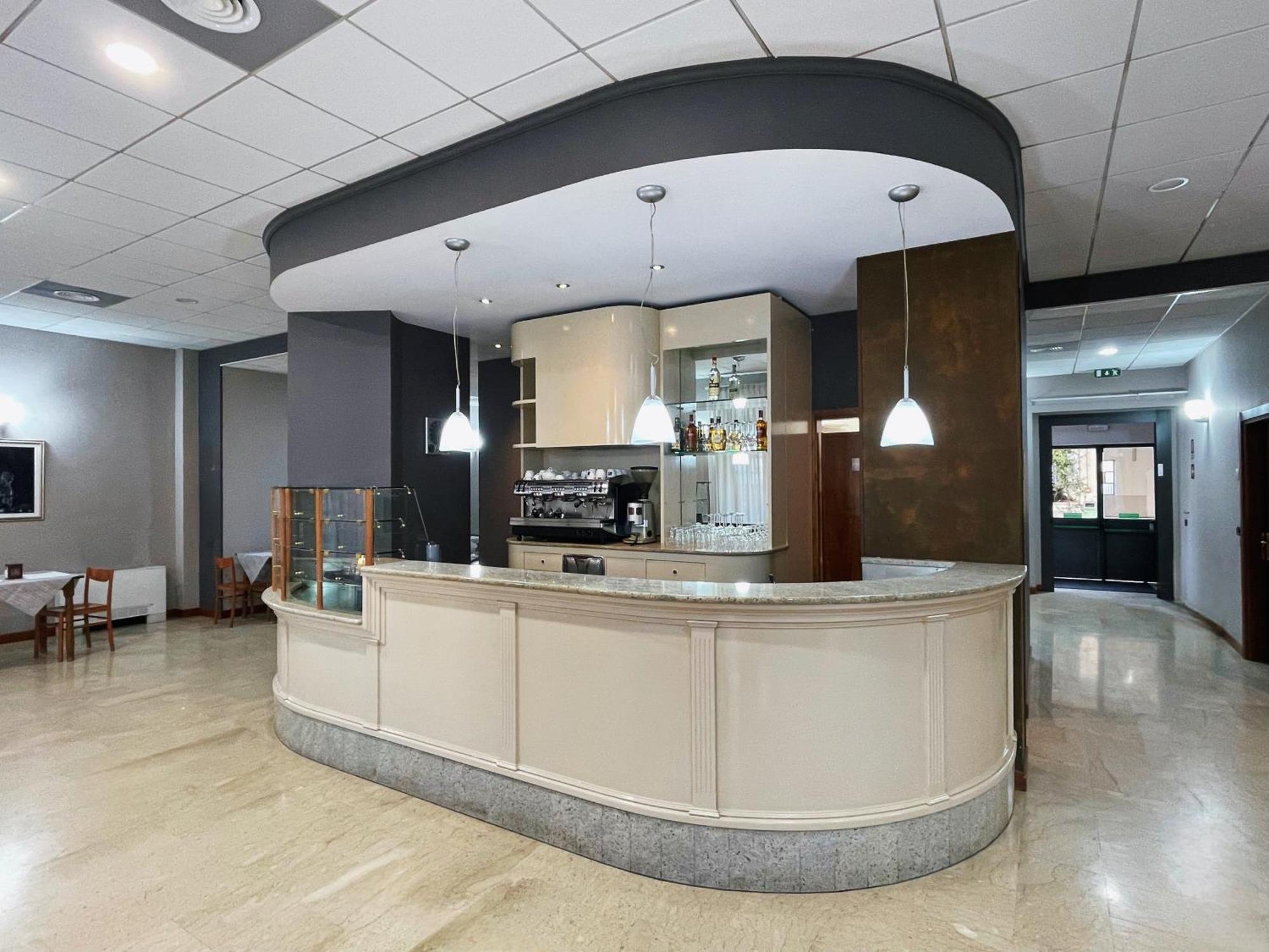 Aba Hotel Монкальери Экстерьер фото