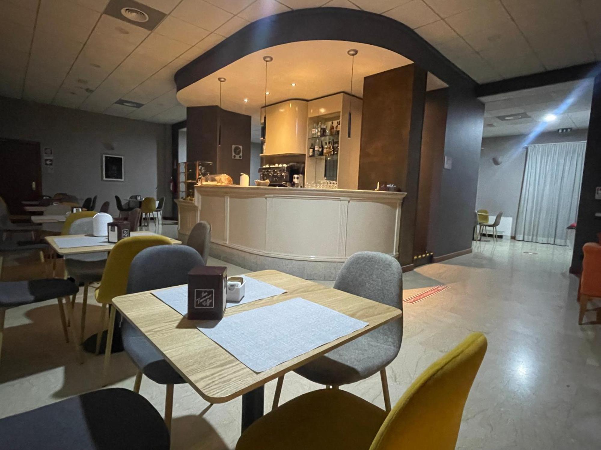 Aba Hotel Монкальери Экстерьер фото