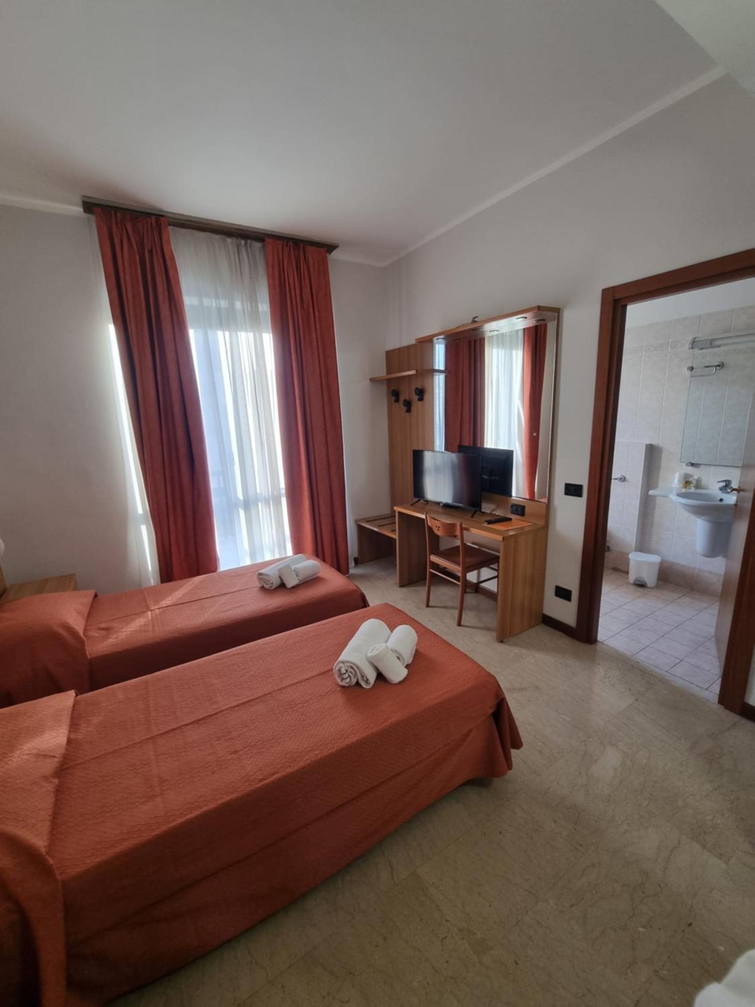Aba Hotel Монкальери Экстерьер фото