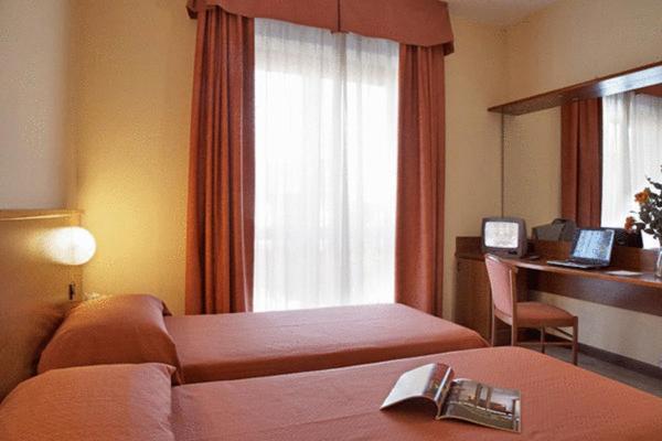 Aba Hotel Монкальери Экстерьер фото